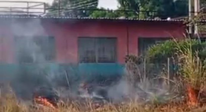 Vecinos de Primero de Mayo y El Silencio hartos de quemas de basura