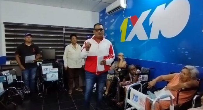 Alcalde Requena entrega nuevas solicitudes del 1×10 en Libertador
