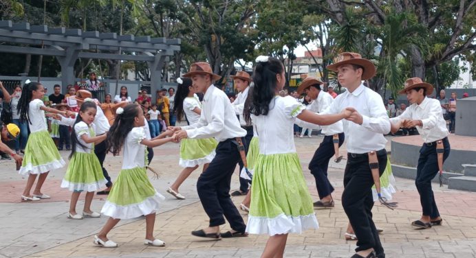 Cultura se apodera de plazas y comunidades en el estado Monagas