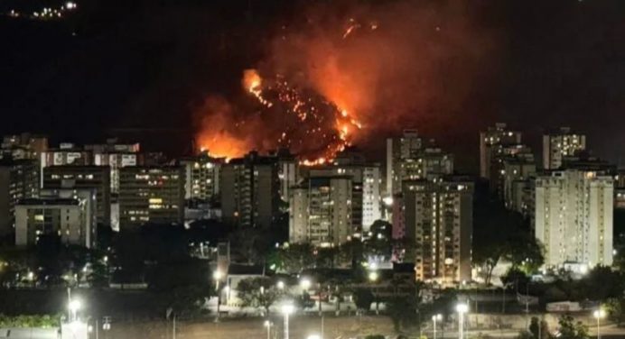 Detenidas 16 personas por los incendios forestales en Caracas