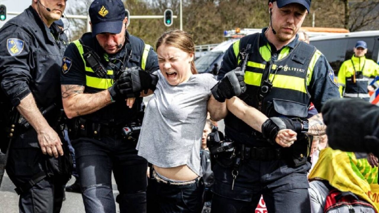 Detienen a la activista climática Greta Thunberg