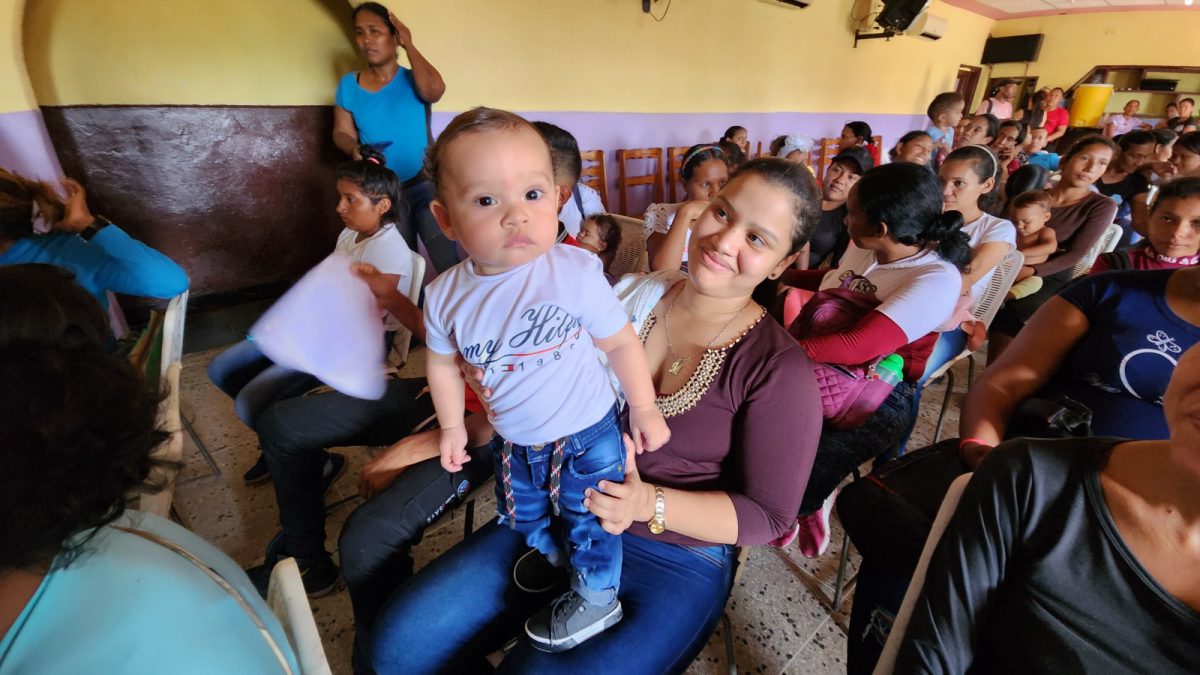 gobernacion y sistema de farmacias entregan donativos a madres de uracoa laverdaddemonagas.com uracoa 3