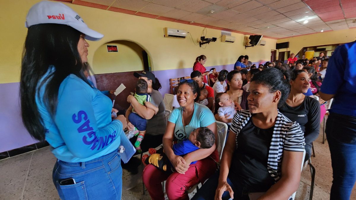 gobernacion y sistema de farmacias entregan donativos a madres de uracoa laverdaddemonagas.com uracoa2