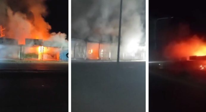 Incendio arrasa con varios locales comerciales en Chichiriviche