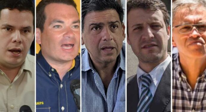 Contraloría inhabilitó a cinco dirigentes de la oposición