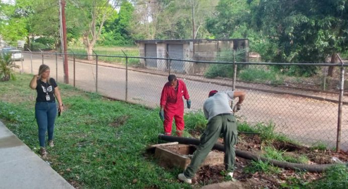 Resuelto colapso en red de aguas servidas de la escuela Castor Guevara