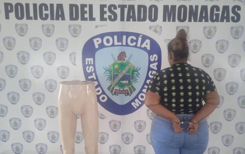 Capturada por hurtar un maniquí de una tienda