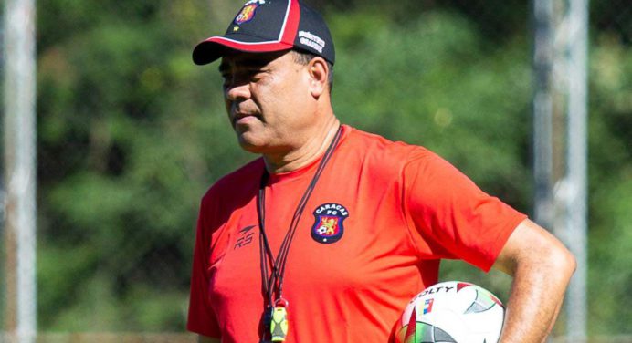 Leo González no continúa como director técnico del Caracas FC