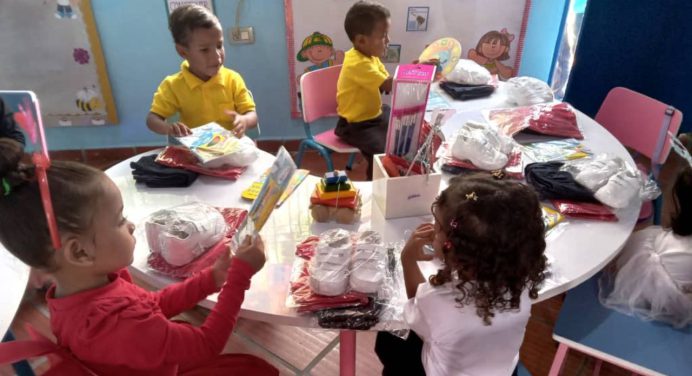 Más de 50 niños fueron beneficiados con la rehabilitación del maternal «Los Guaros»