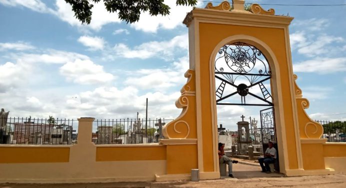 Sepultureros cobran 80 dólares por abrir una fosa en cementerios de Maturín