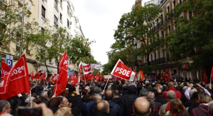Socialistas se congregaron en Madrid para dar apoyo a Pedro Sánchez