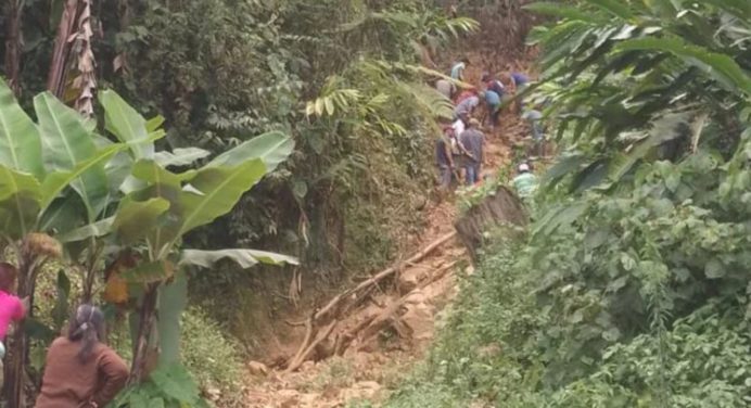 Adolescente de 12 años murió tapiado tras un deslizamiento de tierra