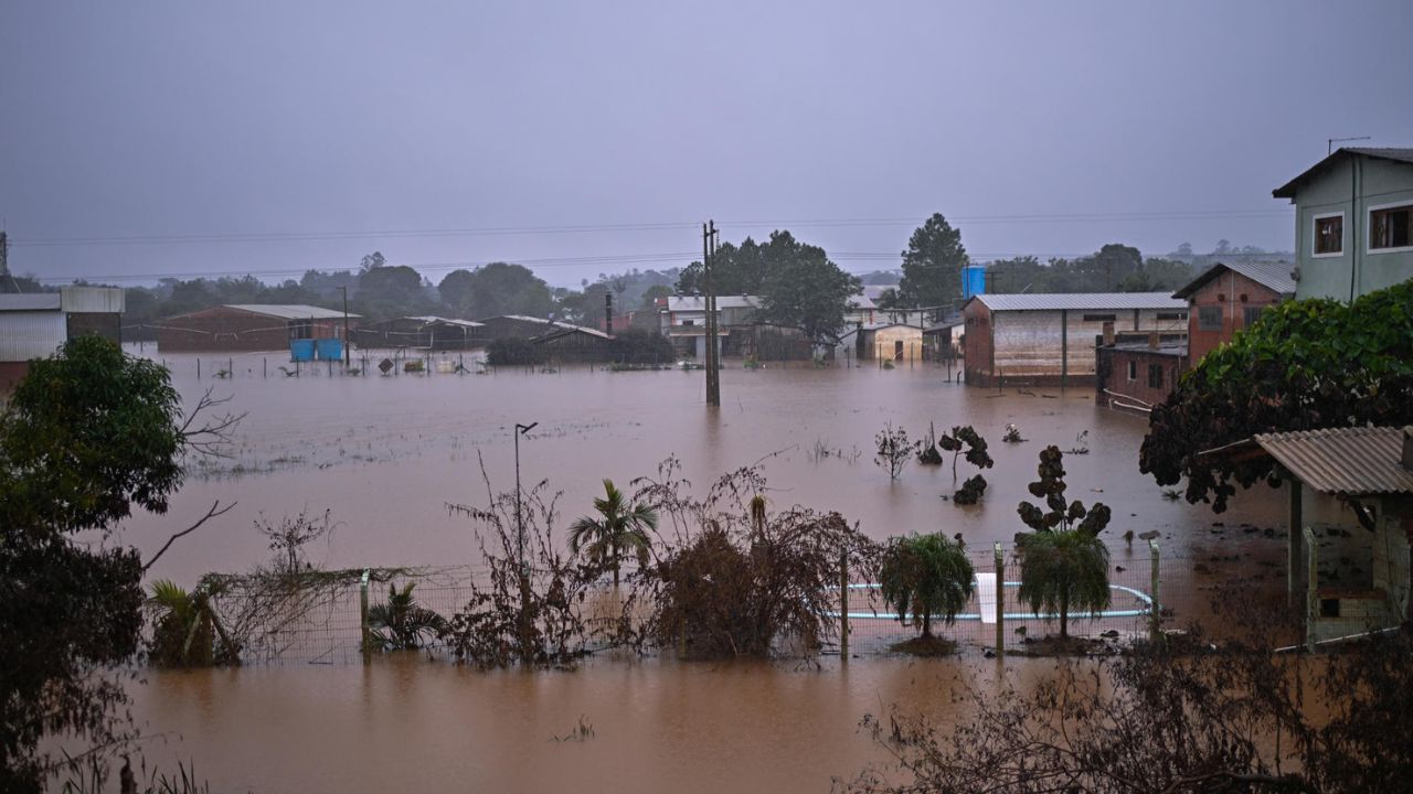 por inundaciones en Brasil