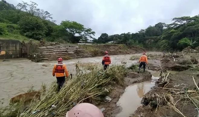 las fuertes lluvias
