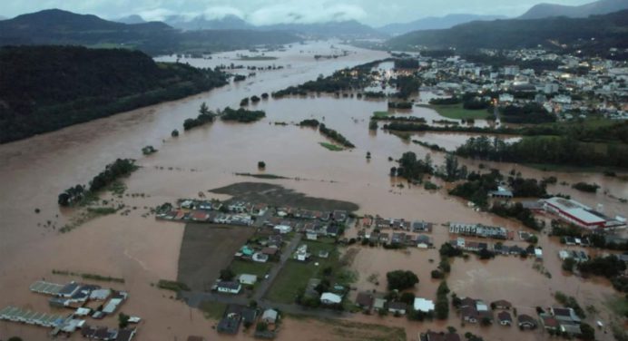 Bolivia responde a la crisis en Brasil: Enviará ayuda humanitaria a damnificados