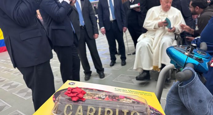 Chocolate venezolano llega a manos del Papa Francisco