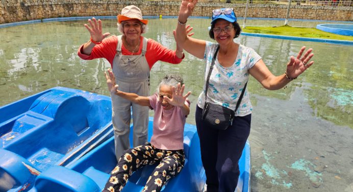 Con jornada recreacional brindan alegría a los adultos mayores en el parque La Guaricha