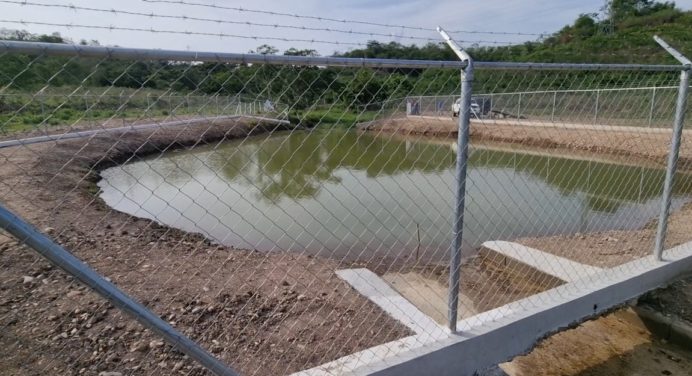 Construyen red de distribución de agua en Los Pozos de Aragua de Piar