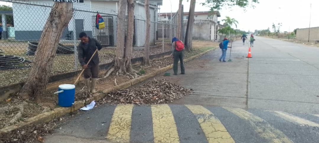 Crews from the Maturín Mayor’s Office go to the La Caracola sector in Las Cocuizas