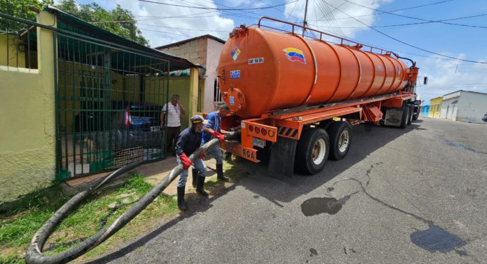 Cuadrillas del 1×10 resolvieron casos de aguas servidas en Maturín