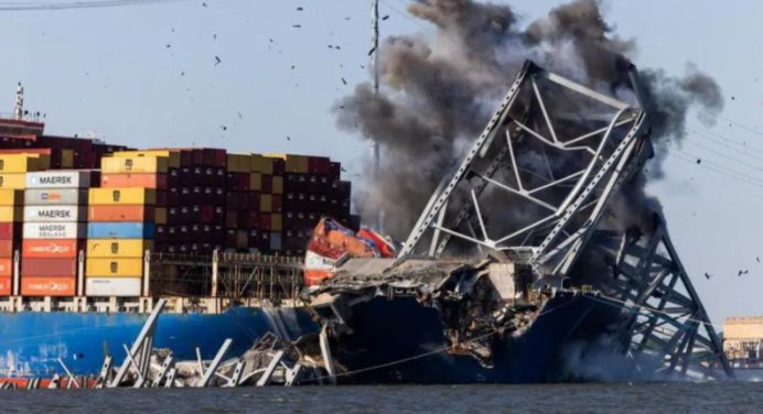 Demolido con explosivos el puente colapsado de Baltimore