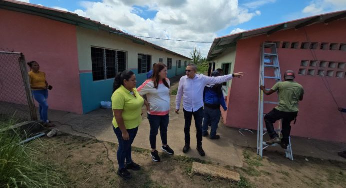 En Zamuro Adentro tendrán cancha, escuela y ambulatorio renovados