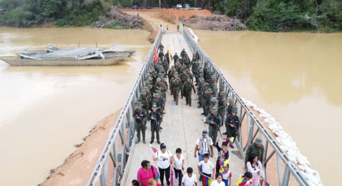 FANB culmina puente sobre el río Cuyuní para conectar con la Guayana Esequiba