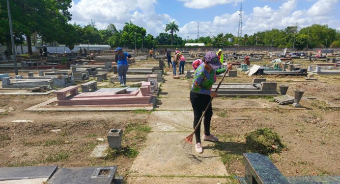 Garantizada hidratación y seguridad en cementerios de Maturín