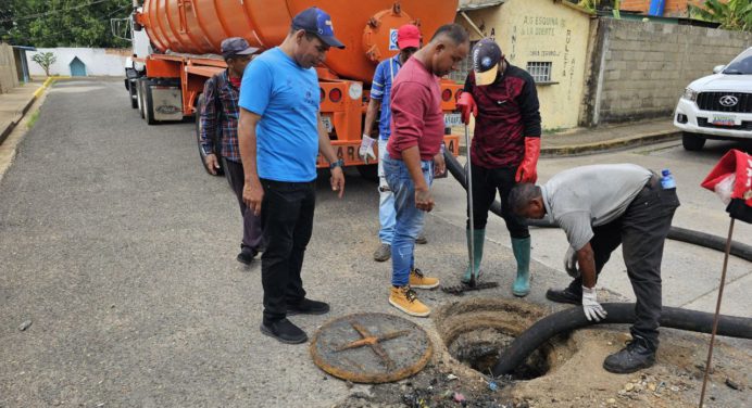 Limpieza con vacuums abarca la urbanización José María Vargas y el sector El Paraíso