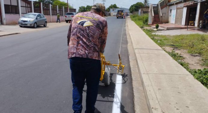 Luna inicia demarcación y señalización vial en El Rosillo