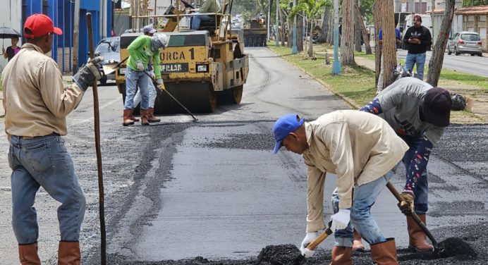 Más de 19 mil toneladas de asfalto transforman avenidas y calles de Maturín