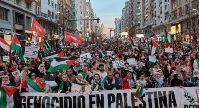 Más de 4 mil personas marchan en Madrid exigiendo justicia para Palestina