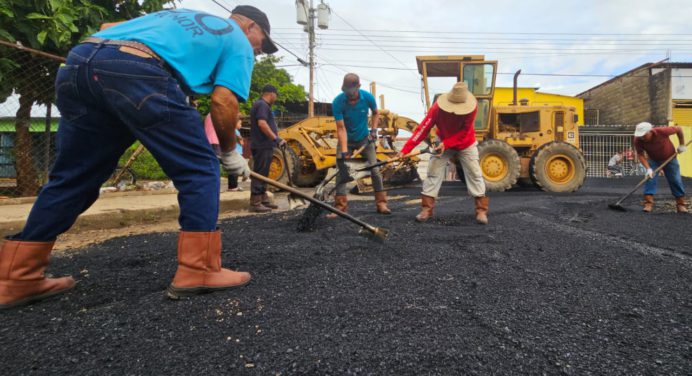 Mil 200 familias de Terrazas del Oeste beneficiados con plan nacional de asfaltado