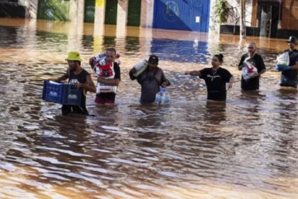 por inundaciones