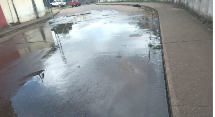Piscina de aguas servidas en La Murallita