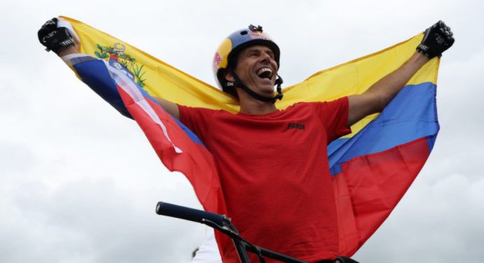 ¡Por el pase a París 2024! Daniel Dhers avanza a la final del preolímpico de BMX