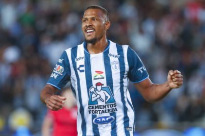 Salomón Rondón continúa anotando goles en México