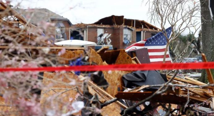 Suman 19 los muertos por tormentas y tornados en EEUU