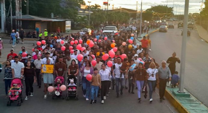 Zamoranos caminaron por la familia “Yo y mi casa” en Punta de Mata