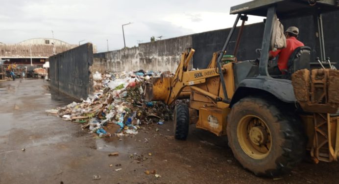140 toneladas de basura retira la Alcaldía de Maturín en el mercado municipal