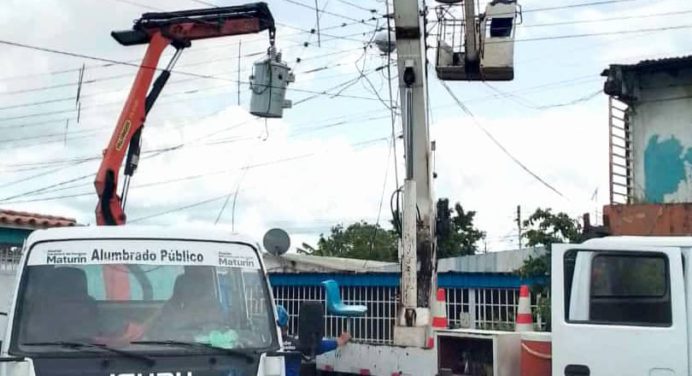 Alcaldía y Corpoelec restablecieron servicio eléctrico en Doña Menca II este domingo 30-J
