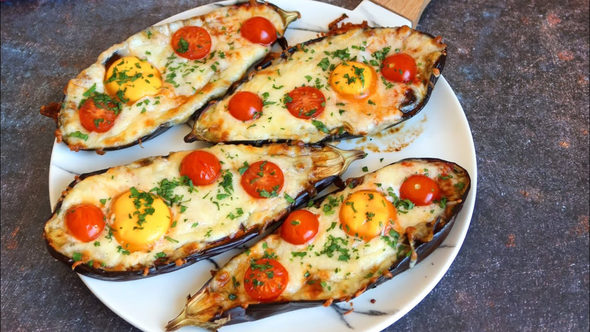 BERENJENAS CREMOSAS con QUESO, HUEVO y TOMATE ¡Sin Horno!