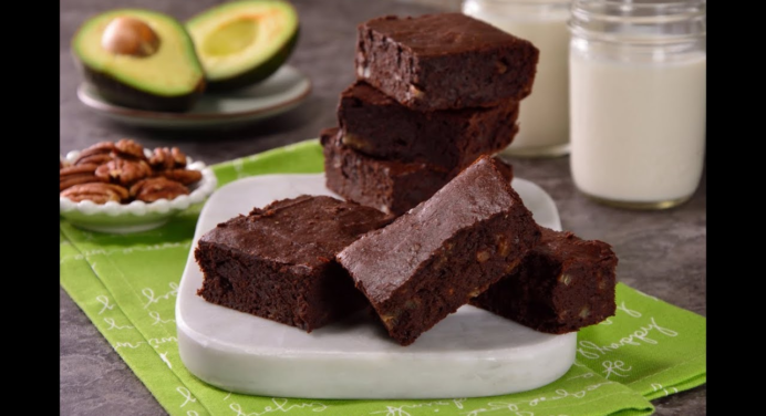 BROWNIE de CHOCOLATE y AGUACATE ¡Húmedo, Esponjoso y Delicioso! +RECETA #03JUN