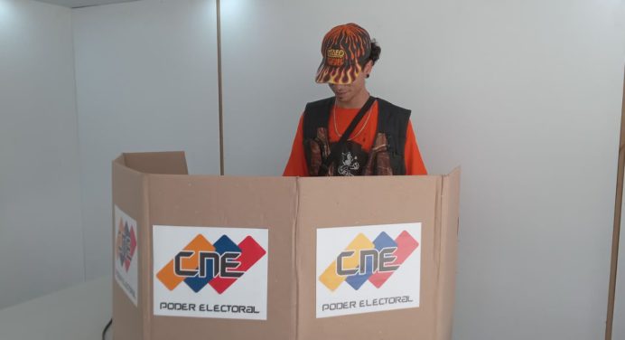 CNE Monagas realizó feria electoral en plaza de la Catedral