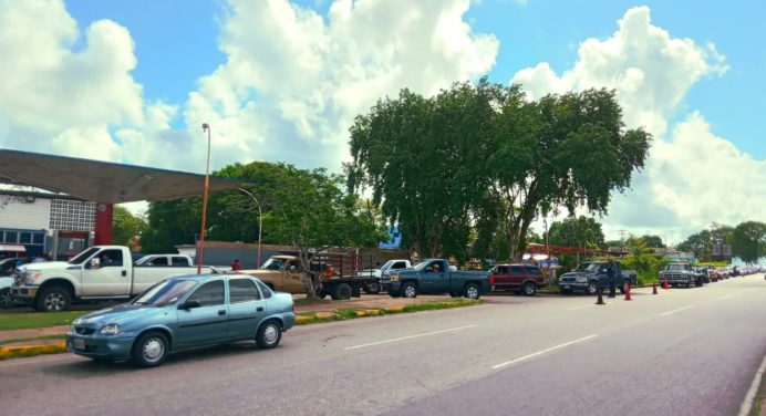 Colas kilométricas en gasolineras de Maturín