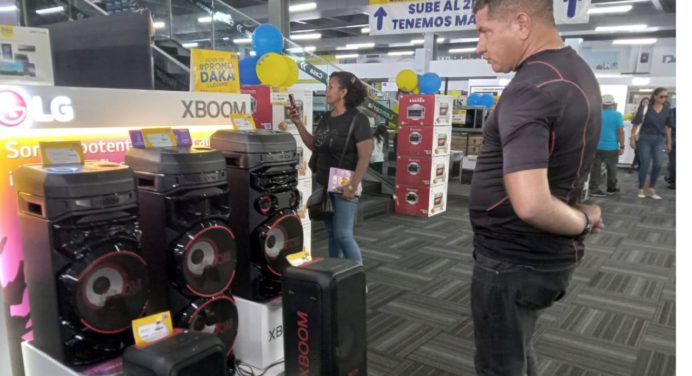 Conoce cuáles son los precios de los equipos de sonido para regalar a Papá