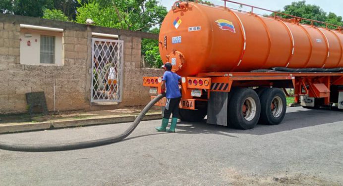 Cuadrillas de aguas servidas del sistema 1×10 visitaron Colinas del Sur y El Nazareno