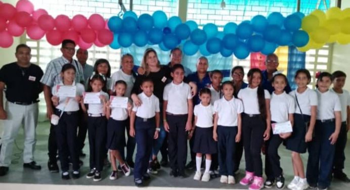 Festival Pinceladas Tricolor y El Canto Nos Une llegan a la parroquia La Pica