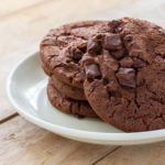 GALLETAS DE CHOCOLATE SIN GLÚTEN CON 3 INGREDIENTES +RECETA