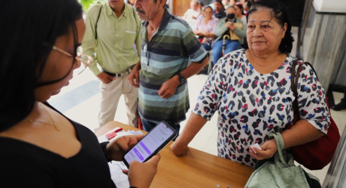 Gobernación de Monagas atiende 600 casos nuevos del 1×10 del Buen Gobierno